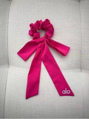 ALO Yoga Bright Pink Bow Scrunchie Hair Tie